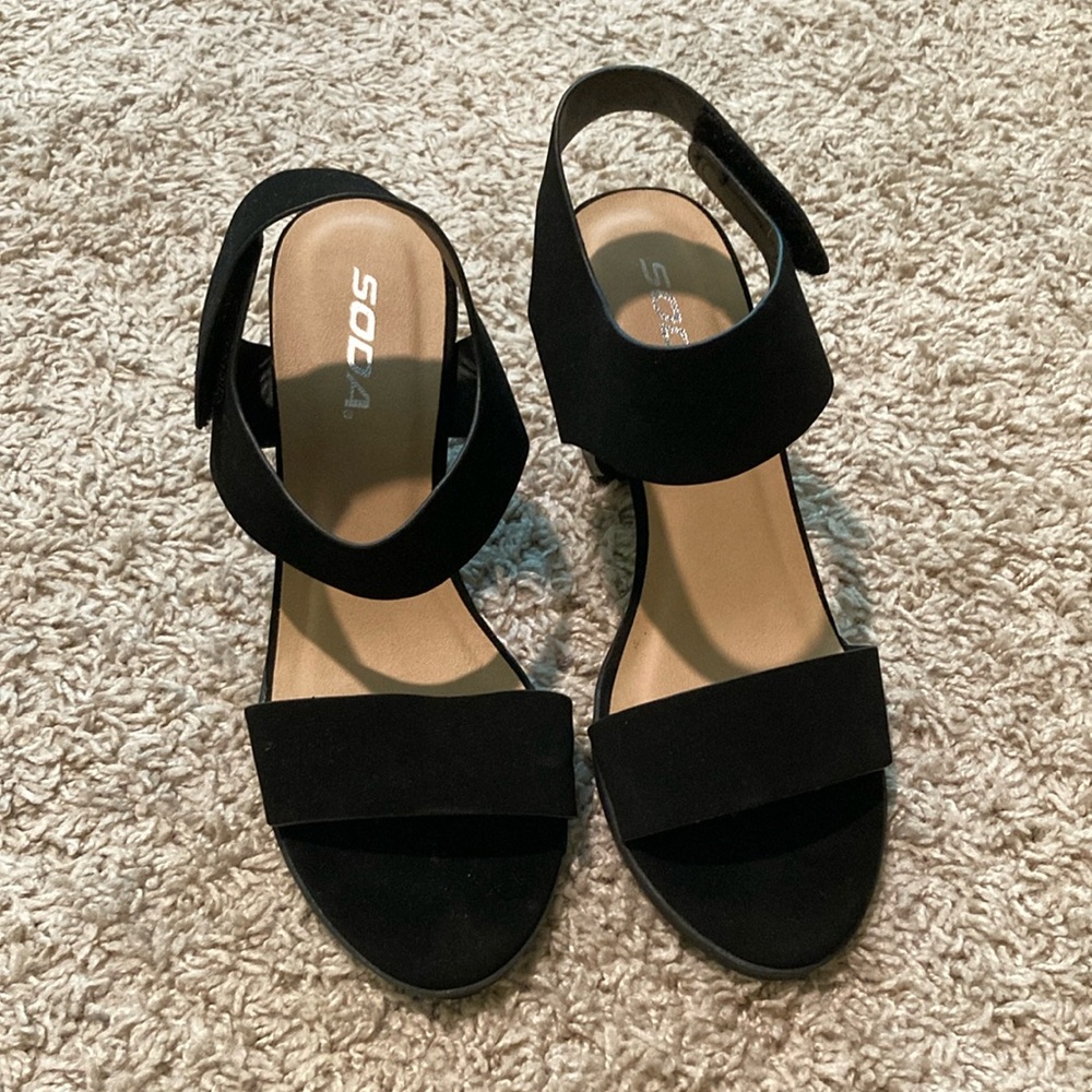 NWOT- Black block heels